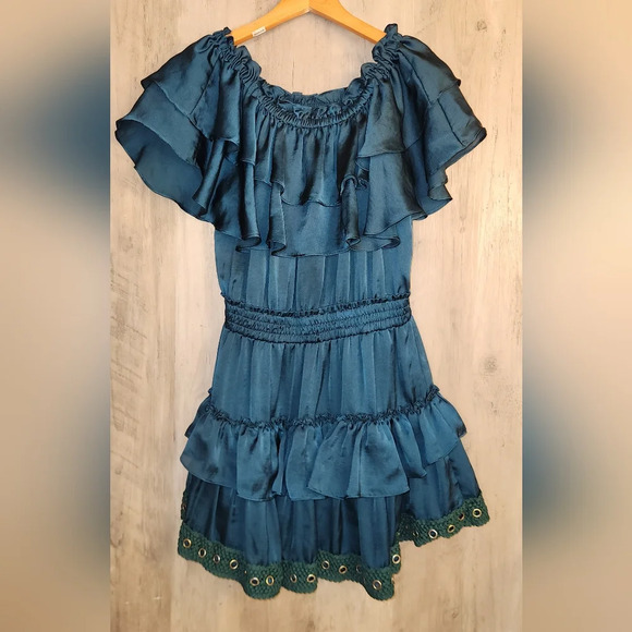 MISA Los Angeles Jules Mini Dress Off Shoulder Satin in Emerald Size XS Women's - Picture 5 of 13